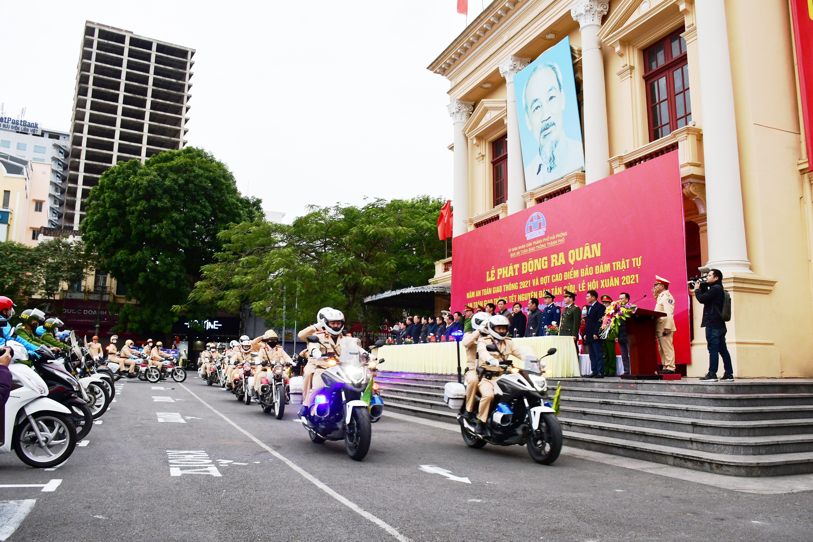 Xử lý nghiêm vi phạm nồng độ cồn và phòng, chống dịch Covid-19